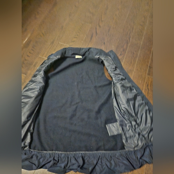 Moncler women navy down vest - Picture 6 of 11
